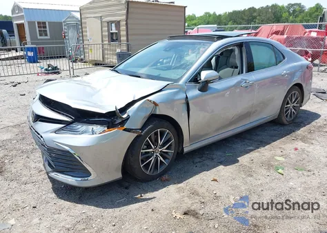 2022 Toyota Camry Xle z USA, uszkodzony, nr VIN 4T1F11AK7NU712529